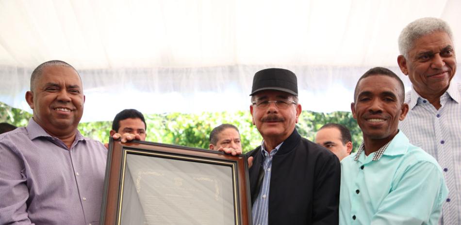 El presidente Danilo Medina recibe un reconocimiento