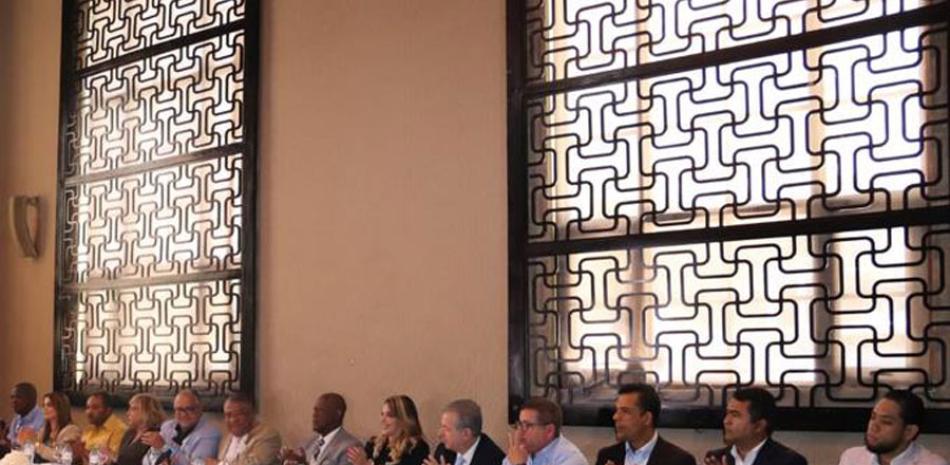 Vista de la reunión de los candidatos a alcaldes de la Fuerza del Pueblo.