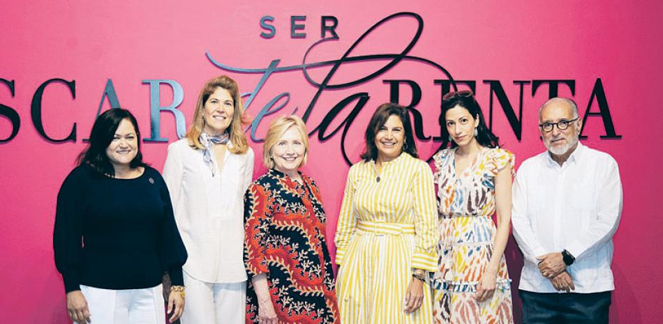 Sara Hermann, Isabel León de Bisonó, Hillary R. Clinton, Clarissa Brugal León, Huma Abedin y Luis Felipe Rodríguez.