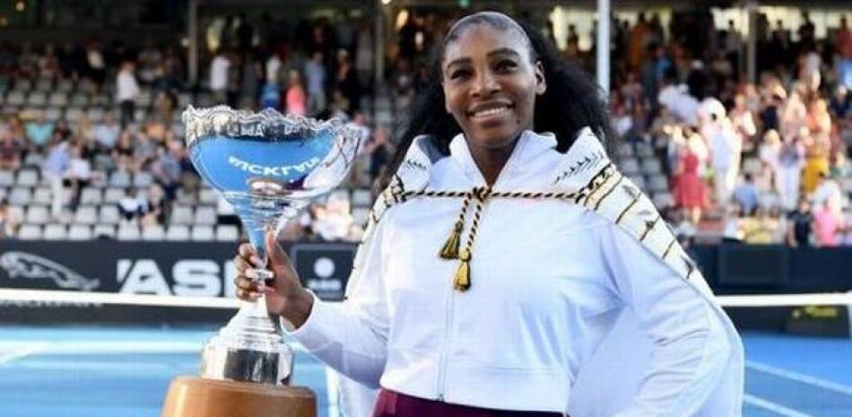 La estadounidense Serena Williams ha levantado un trofeo de campeona tras tres años de ausencia de palmarés.