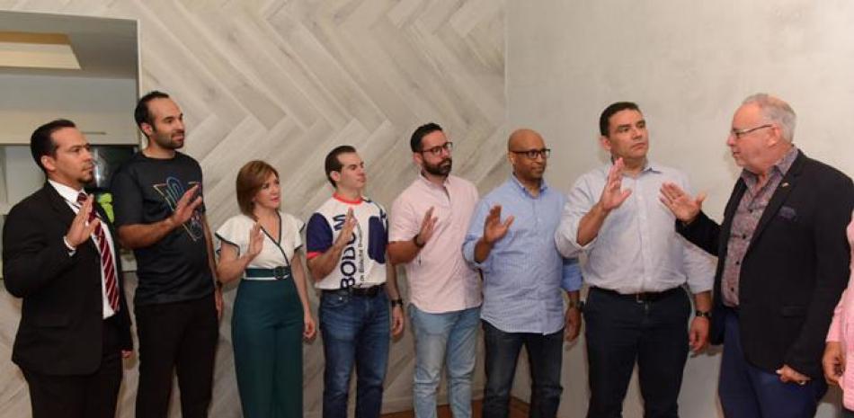 Radhamés Tavárez realiza el juramento a los nuevos integrantes de la directiva de la federación de boliche.