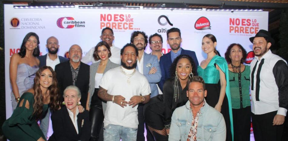 Gran parte del elenco “Nada es lo que parece”, dirigida por David Maler, y en el que figuran conocidos actores dominicanos. ENVIADA