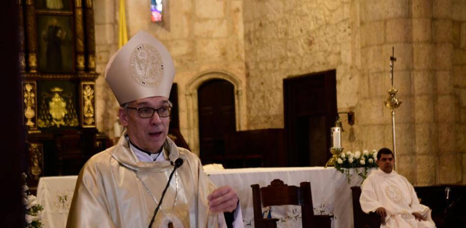 El obispo Víctor Masalles ofició misa con motivo de aniversario Tribunal Constitucional.