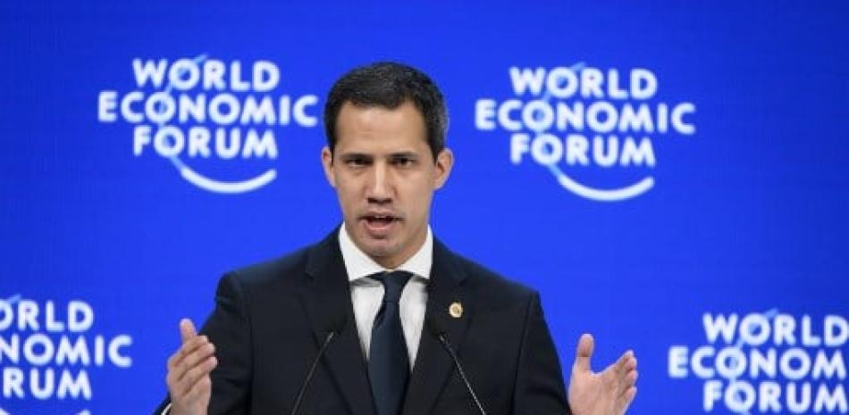 El líder de la oposición venezolana, Juan Guaidó, se dirige a la reunión anual del Foro Económico Mundial (FEM). Fabrice Coffrini/AFP.
