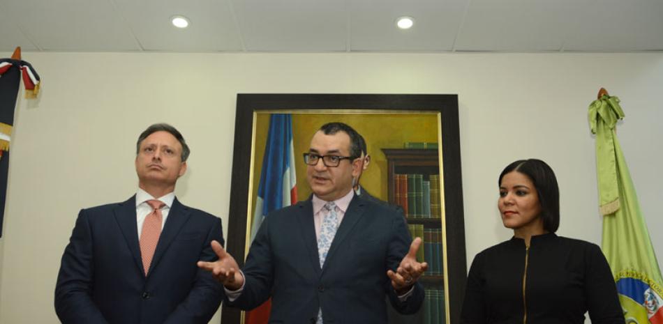 El presidente del TSE, Román Jáquez, y el procurador general, Jean Alain Rodríguez, coordinaron las medidas que se adoptarán para conocer los procesos contra acusados de cometer delitos electorales. JOSÉ A. MALDONADO