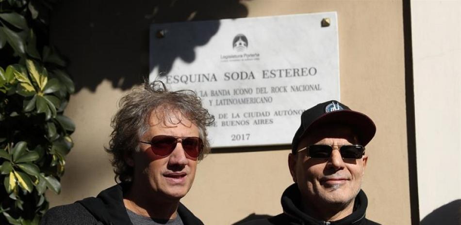 Charly Alberti y Zeta Bosio, miembros originales de la banda Soda Estereo. / EFE