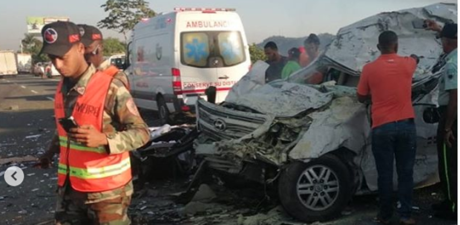 Accidente en la autopista Duarte. Foto: Tráfico Expreso.