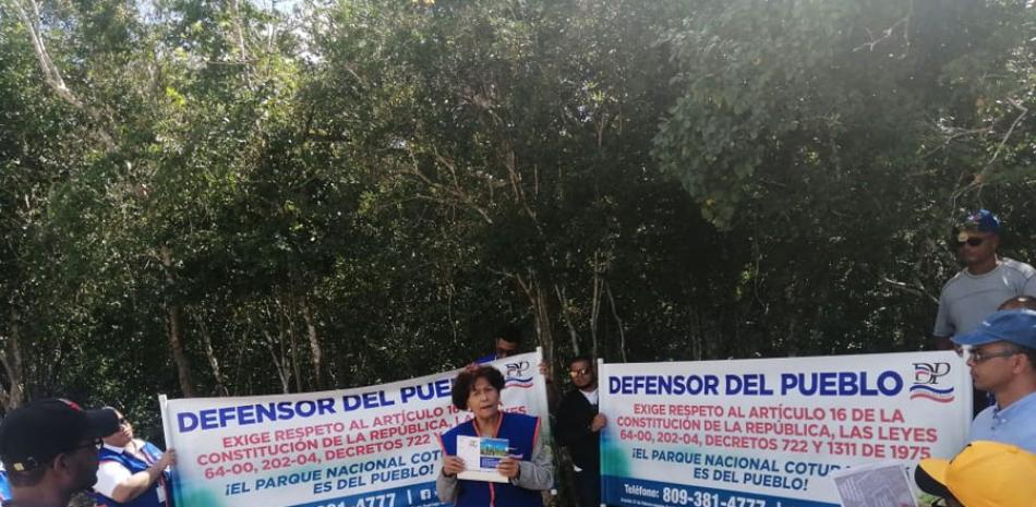 Zoila Martínez Guante comprobó los daños causados en un área de 300 metros al Parque Este. FLORENTINO DURÁN/LD