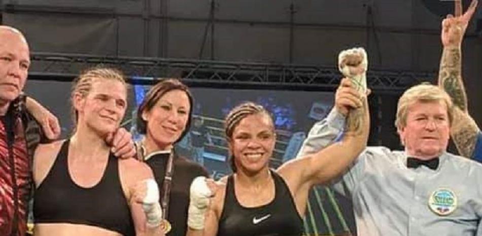 Christina Linardatou Durán reconquistó el título de la Organización Mundial de Boxeo.