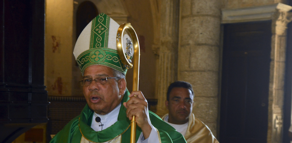 El arzobispo Francisco Ozoria, en la homilía.