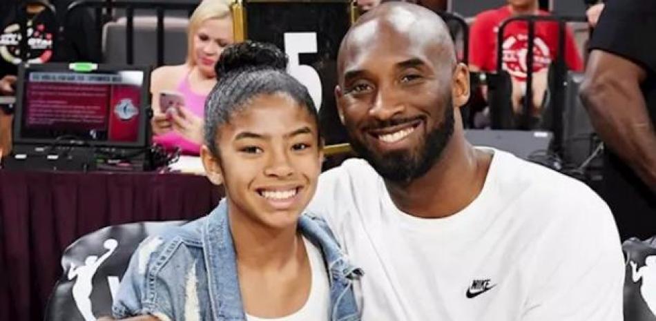 Foto de archivo del exastro de baloncesto Kobe Bryant y su hija Gianna. Archivo LISTÍNDIARIO