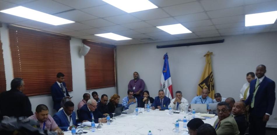 Reunión de representantes de partidos en la Junta Central Electoral. Crédito Javier Flores/ LISTÍN DIARIO
