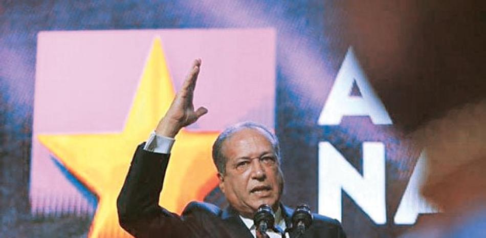 Reinaldo Pared Pérez, secretario general del PLD instó a los candidatos buscar votos hasta debajo de las piedras.