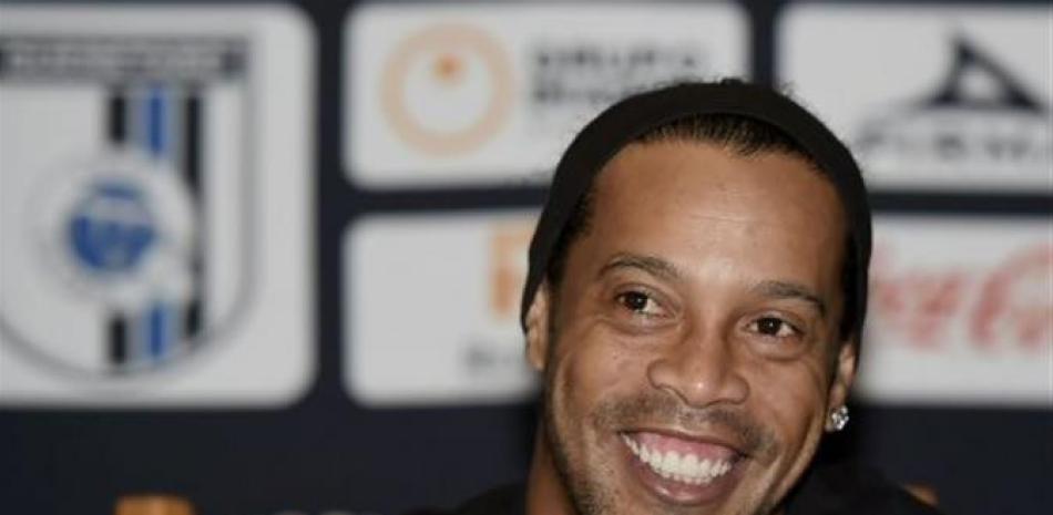Fotografía del futbolista Ronaldinho.