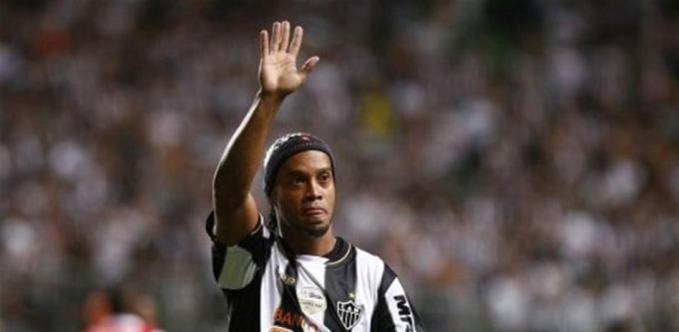 Fotografía de archivo del futbolista Ronaldinho Gaúcho.