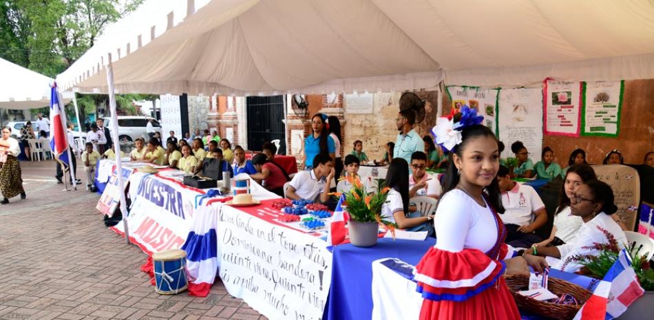 Feria Patriótica que celebró el Tribunal Constitucional y el Instituto Duartiano en la plazoleta de los Dominicos. Foto: José Alberto.