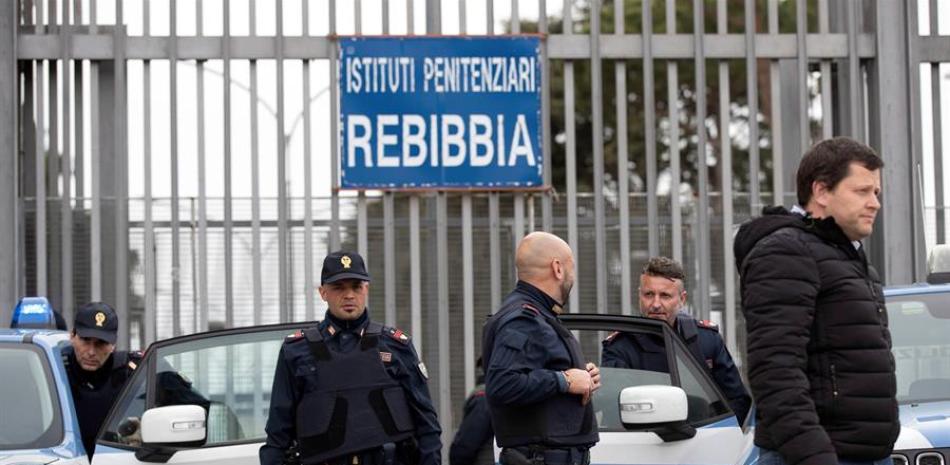 Seis presos muertos en un motín en cárcel italiana por temor al coronavirus. / EFE