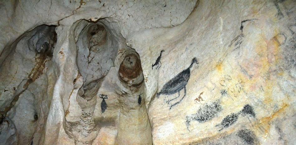 Unas 20 cuevas de las 55 del complejo cavernario están consideradas de mucha importancia arqueológica y rupestre. Las cuevas fueron reportadas por primera vez en 1849 por el cónsul británico Sir Robert Schomburgk.