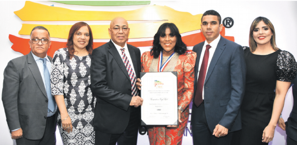 Ejecutivos de la Cooperativa Vega Real recibieron el Premio Nacional a la Calidad de la Empresa. CORTESÍA DE LOS ORGANIZADORES.