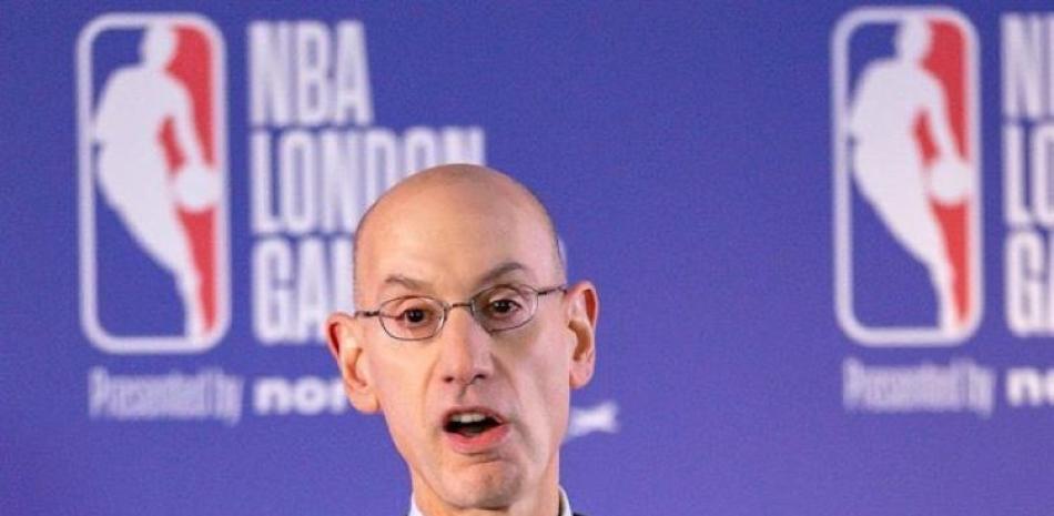 Adam Silver es el comisionado de la NBA.