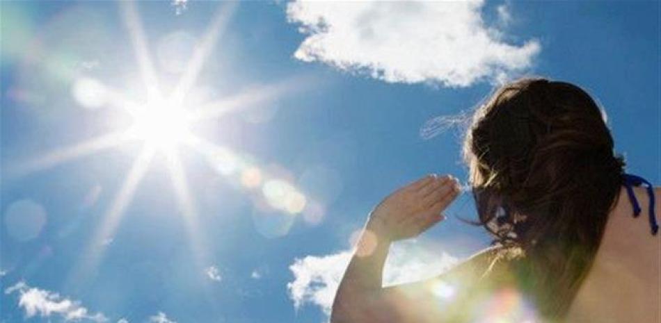Para paliar el golpe de calor se recomienda mantenerse hidratado, usar ropa ligera y evitar exponerse a los rayos solares en horario de 11 de la mañana a 4 de la tarde.