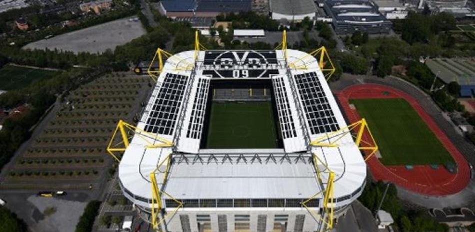 Vista aérea del Parque Signal Iduna, hogar del club de la Bundesliga Borussia Dortmund. Ina Fassbender/AFP.