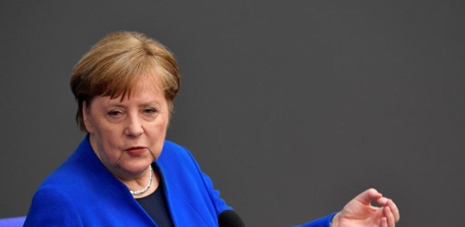 La canciller alemana, Angela Merkel, responde preguntas de los miembros del parlamento en el Bundestag, la cámara baja del Parlamento, el 13 de mayo de 2020 en Berlín, en medio de la nueva pandemia de coronavirus COVID-19. John MacDougall/AFP.