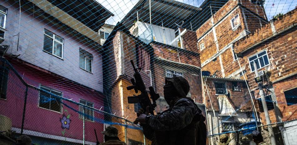 Policía brasileña de operaciones especiales en una favela de Río de Janeiro, el 30 de enero de 2020. (Dado Galdieri/The New York Times)