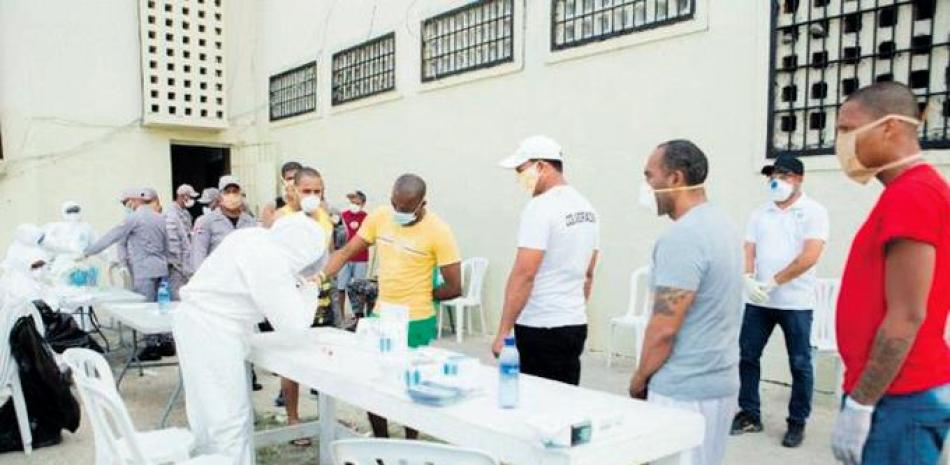 El Ministerio de Salud realiza pruebas a presos en el Cibao y en la Líena Noroeste. LISTÍN DIARIO