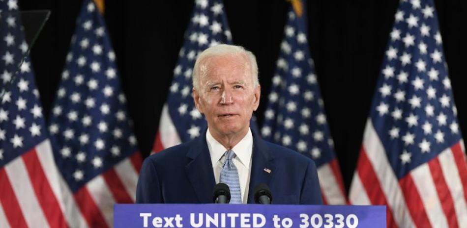 El candidato presidencial demócrata Joe Biden pronuncia un discurso el viernes 5 de junio de 2020 durante un acto en Dover, Delaware. (AP Foto/Susan Walsh)