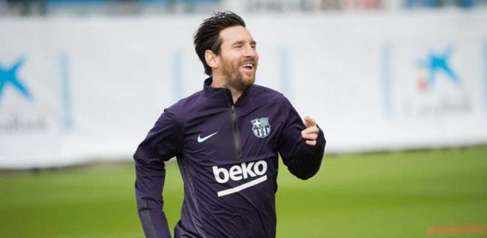 Lionel Messi se vio feliz durante la suave sesión de práctica que tuvo con sus compañeros.