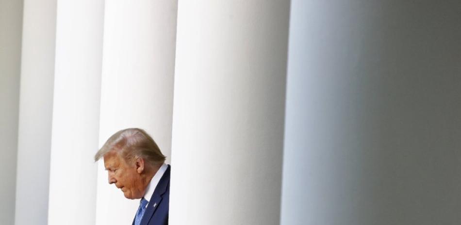 En esta imagen de archivo, tomada el 1 de junio de 2020, el presidente de Estados Unidos, Donald Trump, llega al Rose Garden de la Casa Blanca para una comparecencia, en Washington. (AP Foto/Patrick Semansky, archivo)