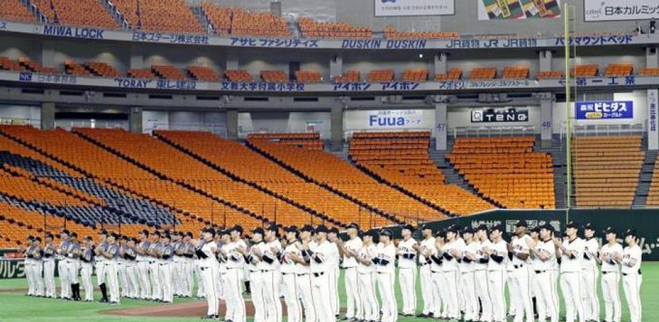 El béisbol es el primer deporte colectivo que regresa a la acción en Japón tras la pandemia.