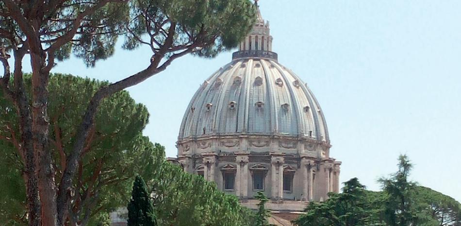La cúpula de la Basílica de San Pedro puede verse impresionante desde los Museos Vaticanos.CARMENCHU BRUSÍLOFF