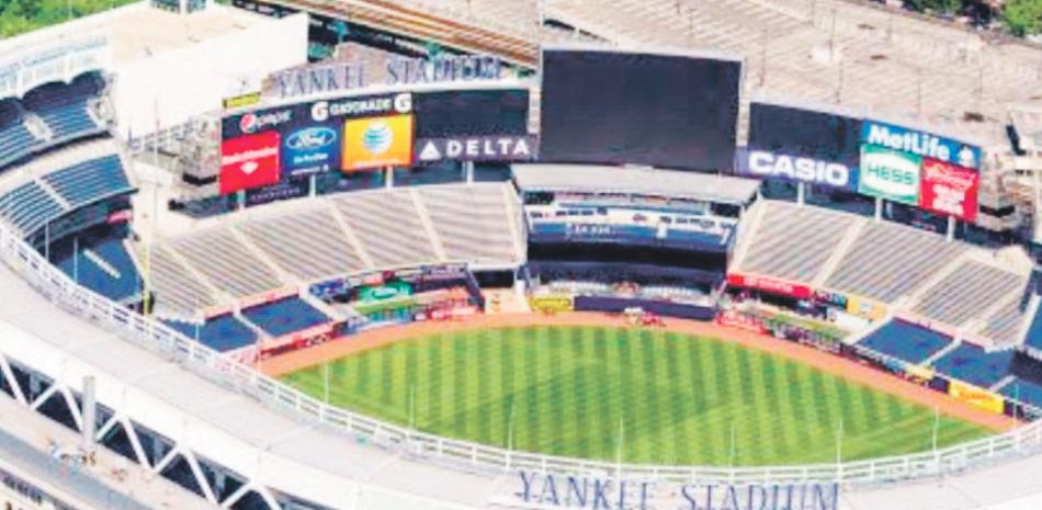 Vista panorámica del imponente Yankee Stadium, hogar de los Yankees de Nueva York.