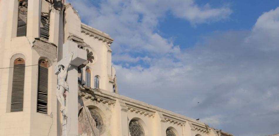 Muros que quedaron en pie de la Catedral de Notre-Dame en Haití. JORGE CRUZ.