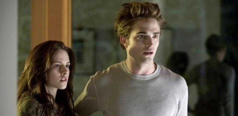 Rbert Pattinson y Kristen Stewart en "Crepúsculo ".