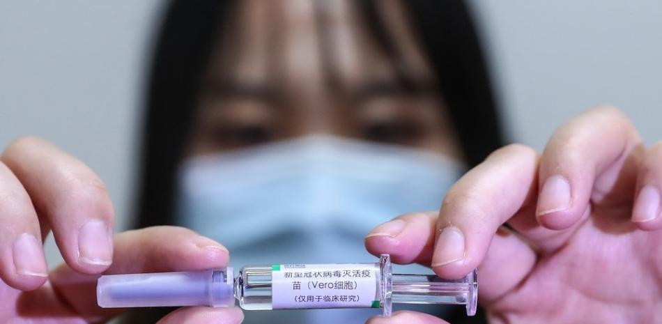 China pasa a la fase 2 de ensayos clínicos con una vacuna contra el coronavirus. / EP