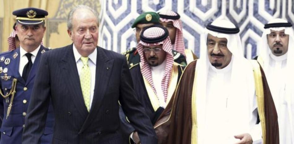 Fotografía de Juan Carlos I y Abdalá bin Abdulaziz en 2015. Fuente: El Mundo.
