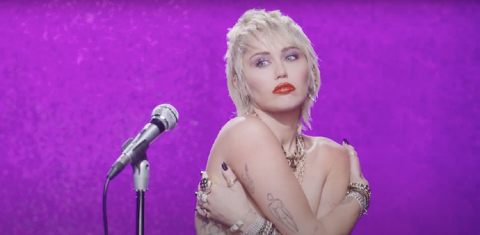 Captura del video de la canción "Midnight Sky" de Miley Cyrus. Fuente: Pitchfork.