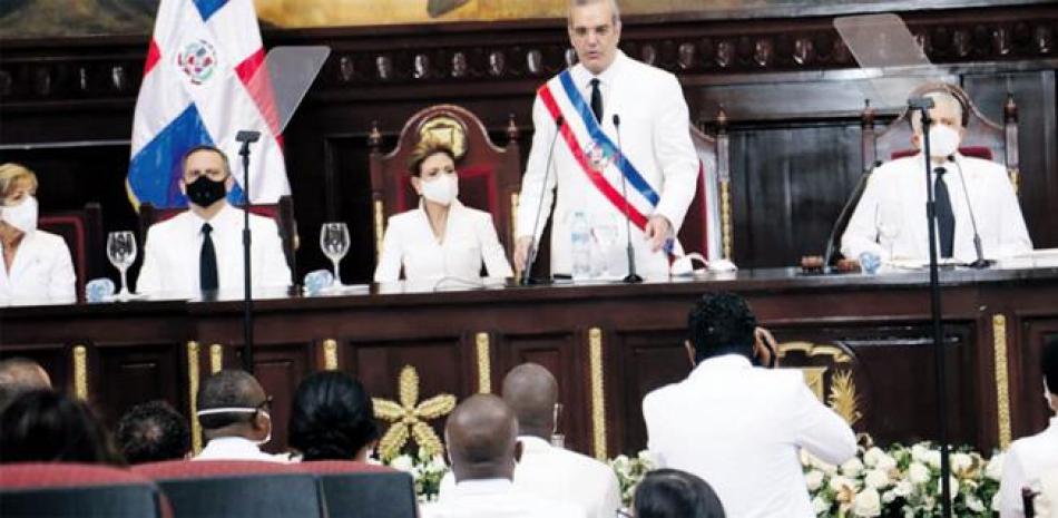 El presidente Luis Abinader aseguró durante su discurso que bajo su presidencia el sistema sanitario no colapsará. EE/LISTÍN DIARIO