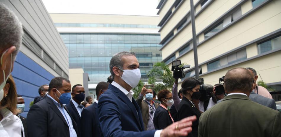El presidente Abinader realizó un recorrido por el complejo hospitalario. ADRIANO ROSARIO