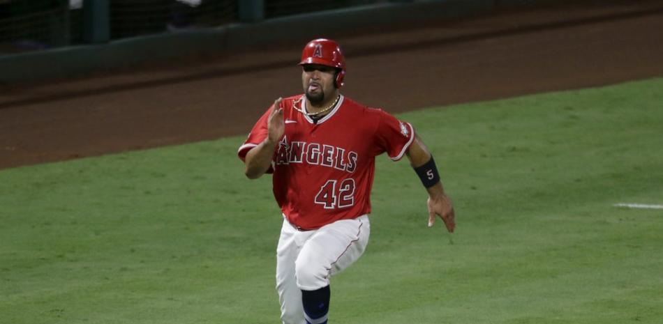 El dominicano Albert Pujols, de los Angelinos, igualó en el sexto lugar de todos los tiempos en dobles conectados con George Brett.