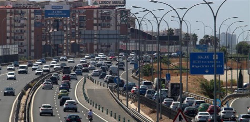 Las carreteras de entrada y salida a Málaga, durante las primeras horas de la operación especial de tráfico "15 de agosto", en la imagen la Autovía del Mediterráneo.
