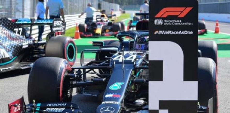 Lewis Hamilton logra otra pole en la temporada 2020, dominada por él y Mercedes sin mayo problema.