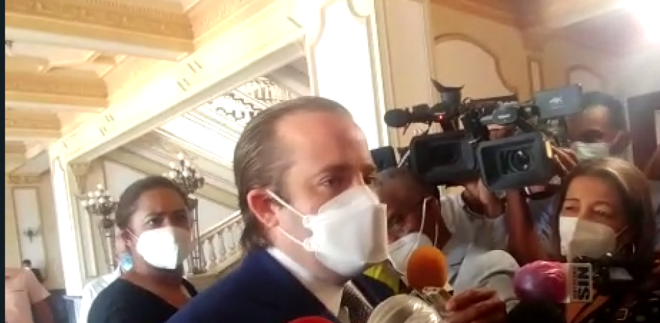 José Ignacio Paliza, ofreciendo declaraciones a los medios de comunicación en el Palacio Nacional. / captura de video