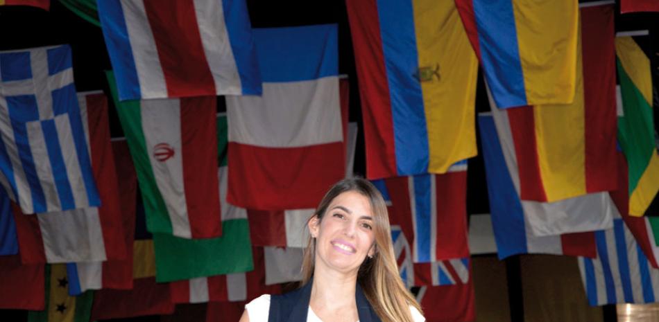 Loraine Amell, decana de Asuntos Interinstitucionales e Internacionales de la universidad.