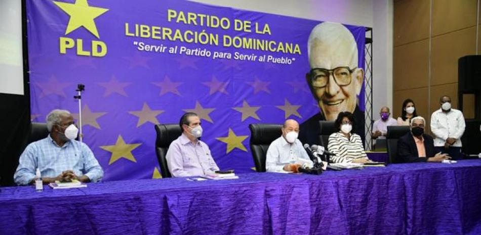 Foto de la rueda de prensa ofrecida la semana pasada por el Comité Político. Fuente: Listín Diario.