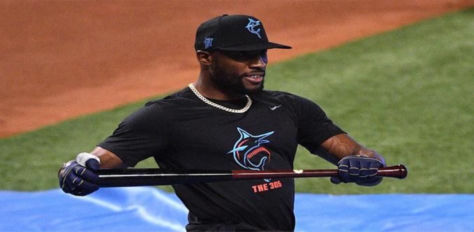 Starling Marte ligó un par de imparables en el triunfo de los Marlins de Miami.