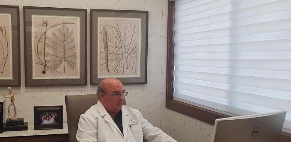 Rafael Alba Fériz tiene amplia experiencia en enfermedades osteoarticulares y dolencias autoinmunes.